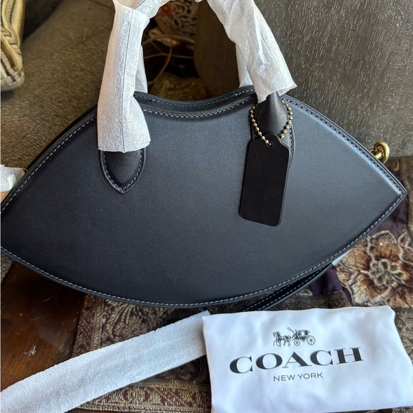 Authentic COACH 1941 Glovetanned leather zip top closure lip shape - Picture 2 of 16